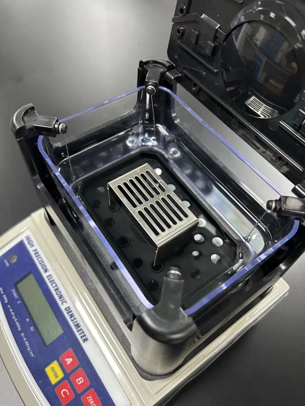Machine d'essai de densité des solides industriels pour le laboratoire de recherche sur les nouveaux matériaux 1